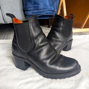 Frye Sabrina Chelsea Boots Black Size 8